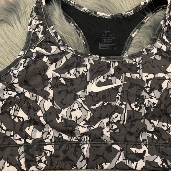 NWOT Nike Dri-Fit Racerback Sports Bra, Medium‎ - Picture 2 of 5